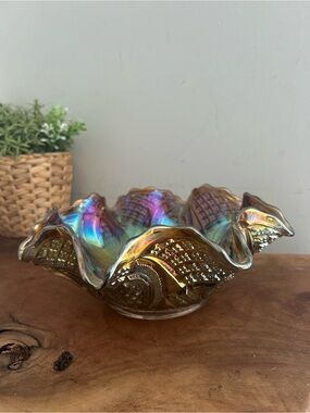 Imperial Smoke Diamond Ring CARNIVAL Glass ruffle edge 9” Bowl Dish iridescent
